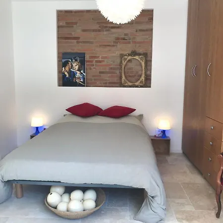 Bed and Breakfast La Bulle De Gaston *
